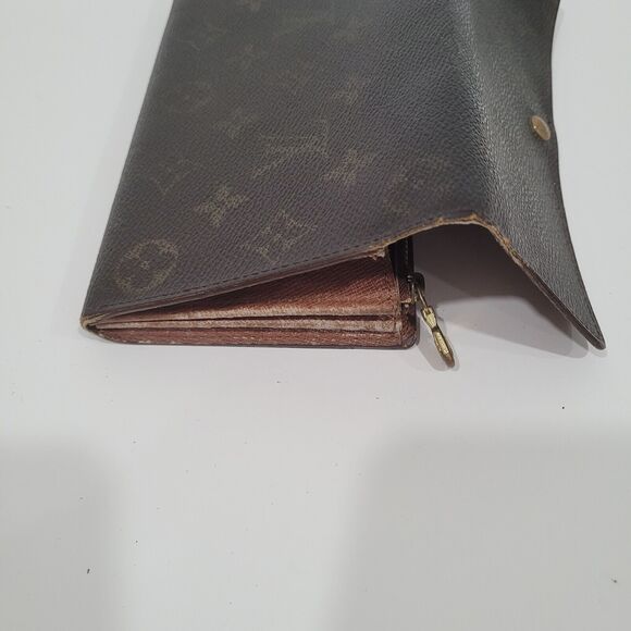 Authentic LOUIS VUITTON LV Vintage Monogram Sarah Wallet Envelope Leather 1996 - Picture 10 of 15